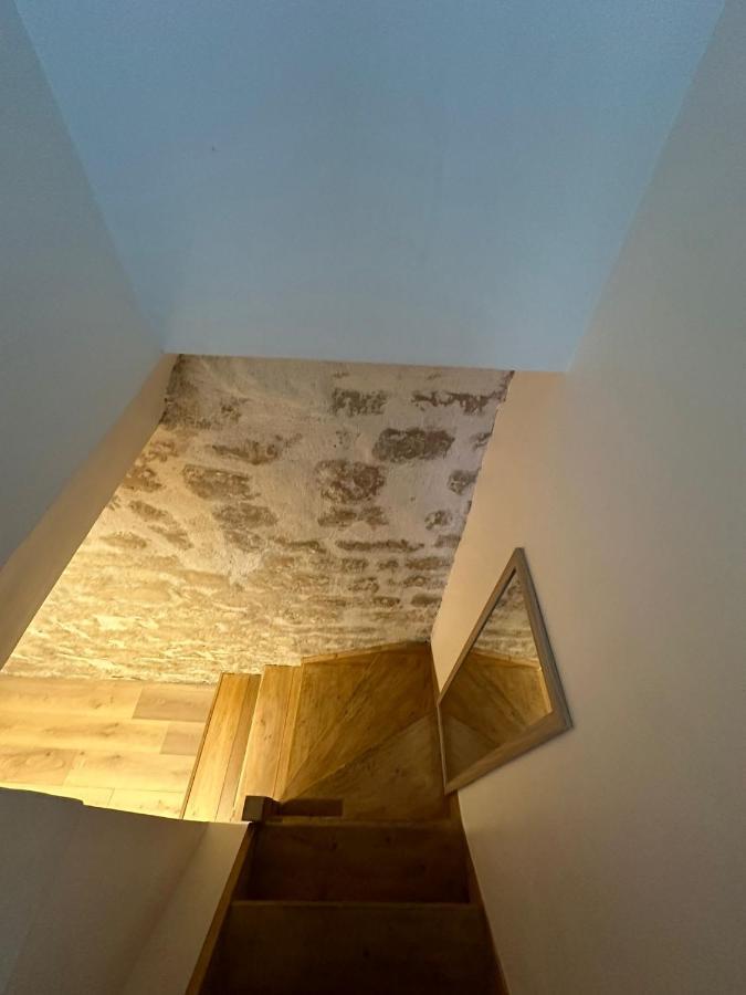 Modern And Warm Fully Renovated Split Level Apart Steps Away From The Grands Boulevard Appartement Parijs Buitenkant foto